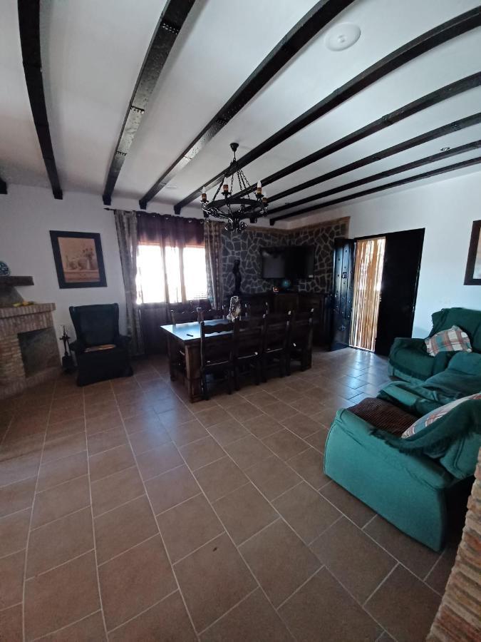 Villa Martinez Alquiler Rural Isabel Alcala del Valle Exterior photo